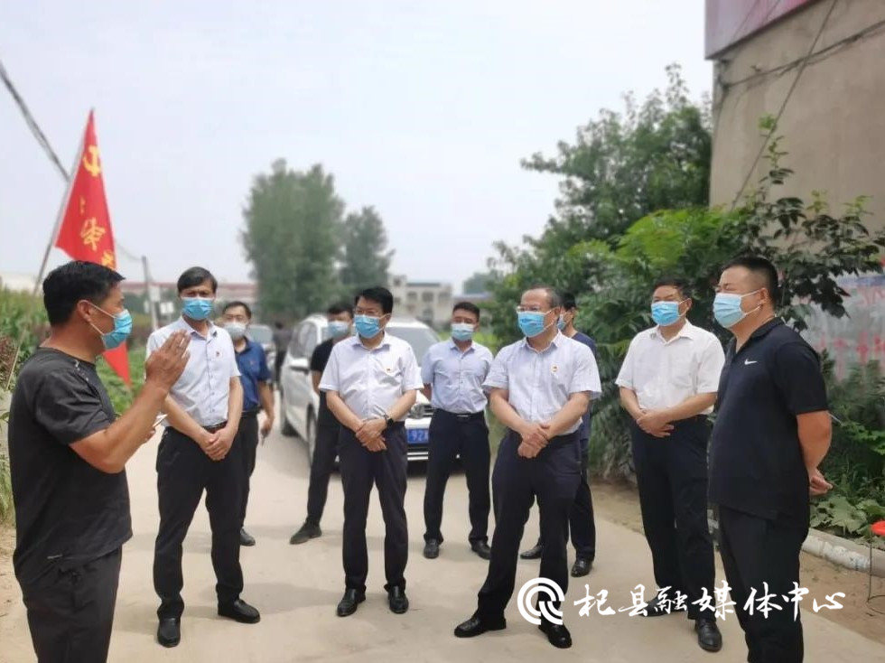 县政协主席王星海带队慰问疫情防控一线工作人员