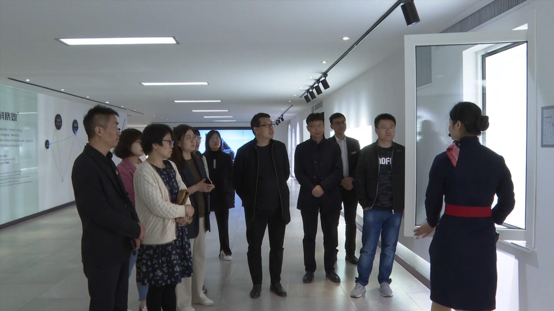 7校企合作到我县考察交流成品.mp4_20210417_083301936.jpg