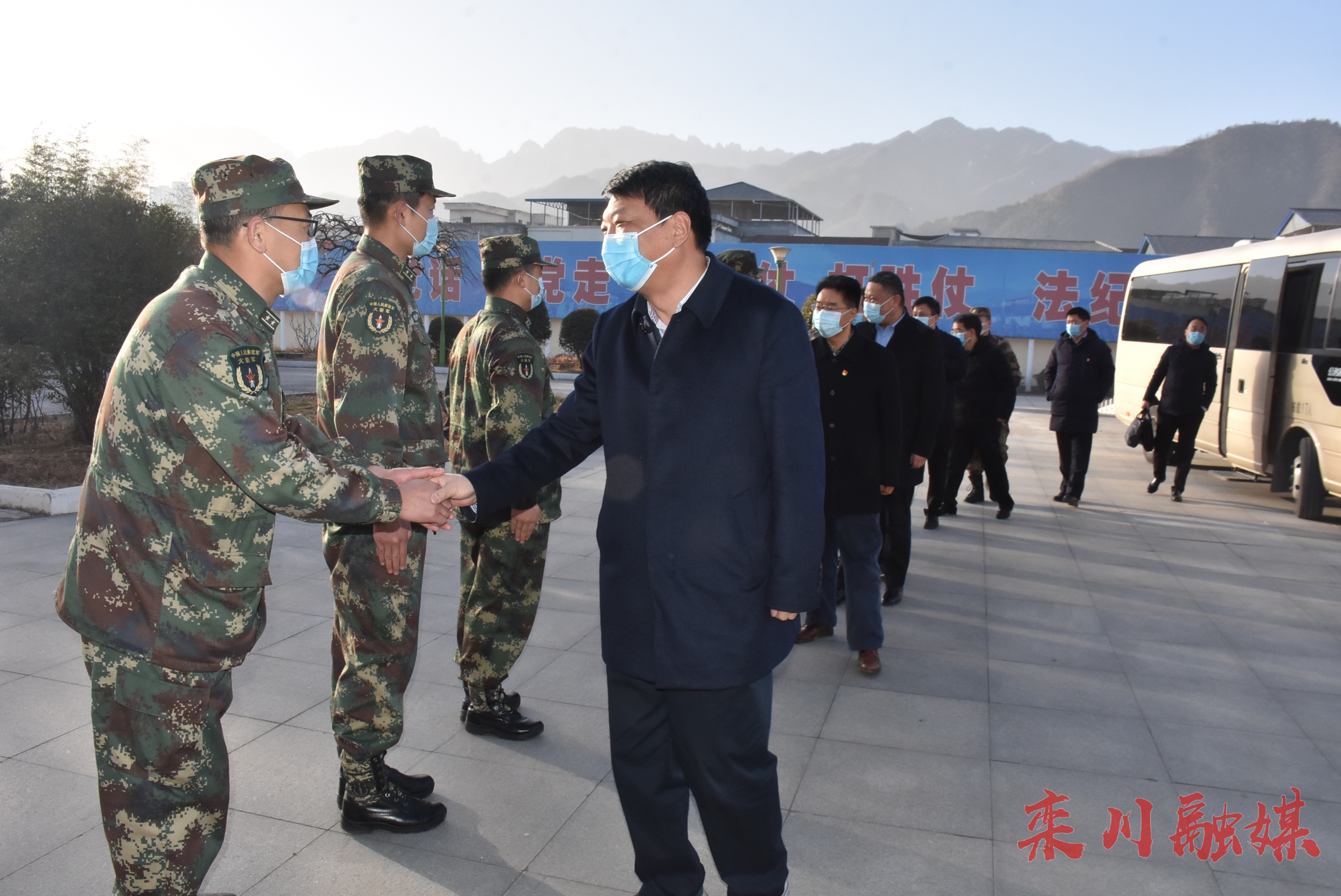 栾川董炳麓王明朗等县领导走访慰问部队官兵共话军地融合发展