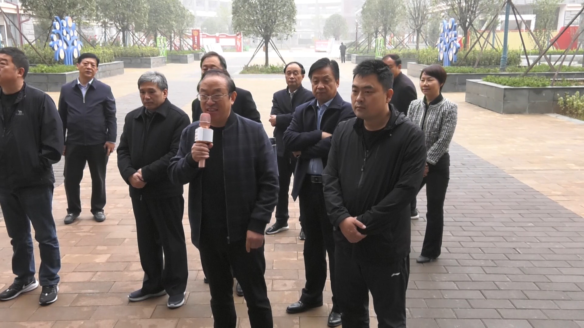 10月31日,宜阳县副县长赵珂,政协副主席王留乾带领教育考察团莅临我县