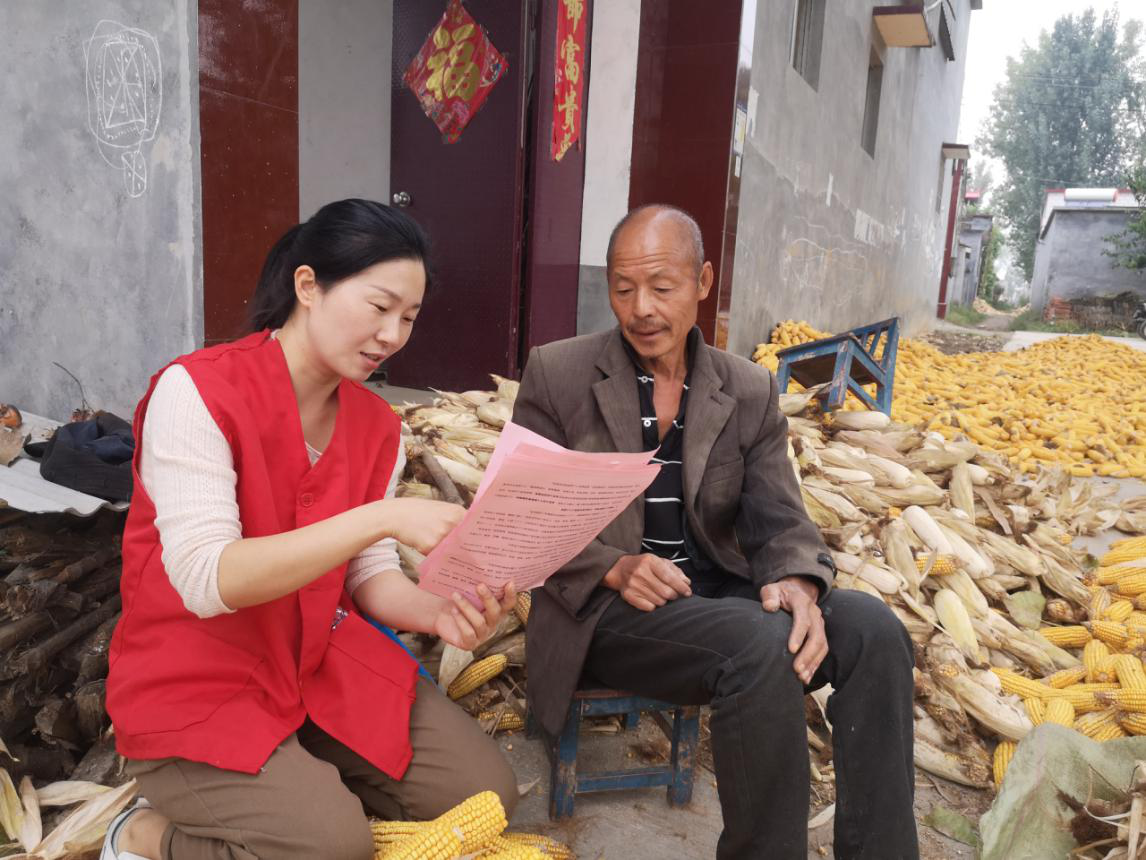 通过此次宣传活动,普法志愿者用实际行动调动了居民群众学法用法的