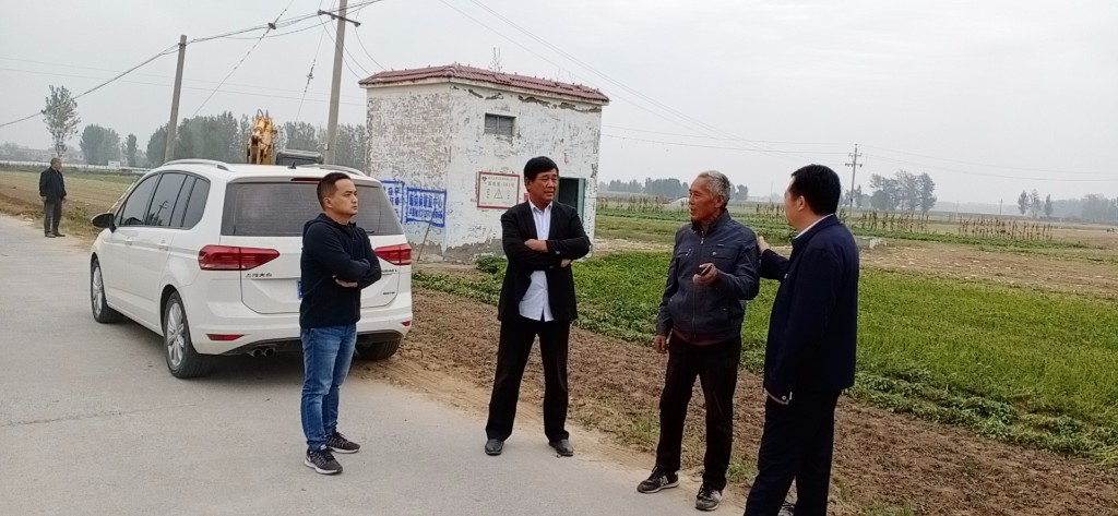 【原阳阳阿乡】双节田间热情高 路肩培土施工忙