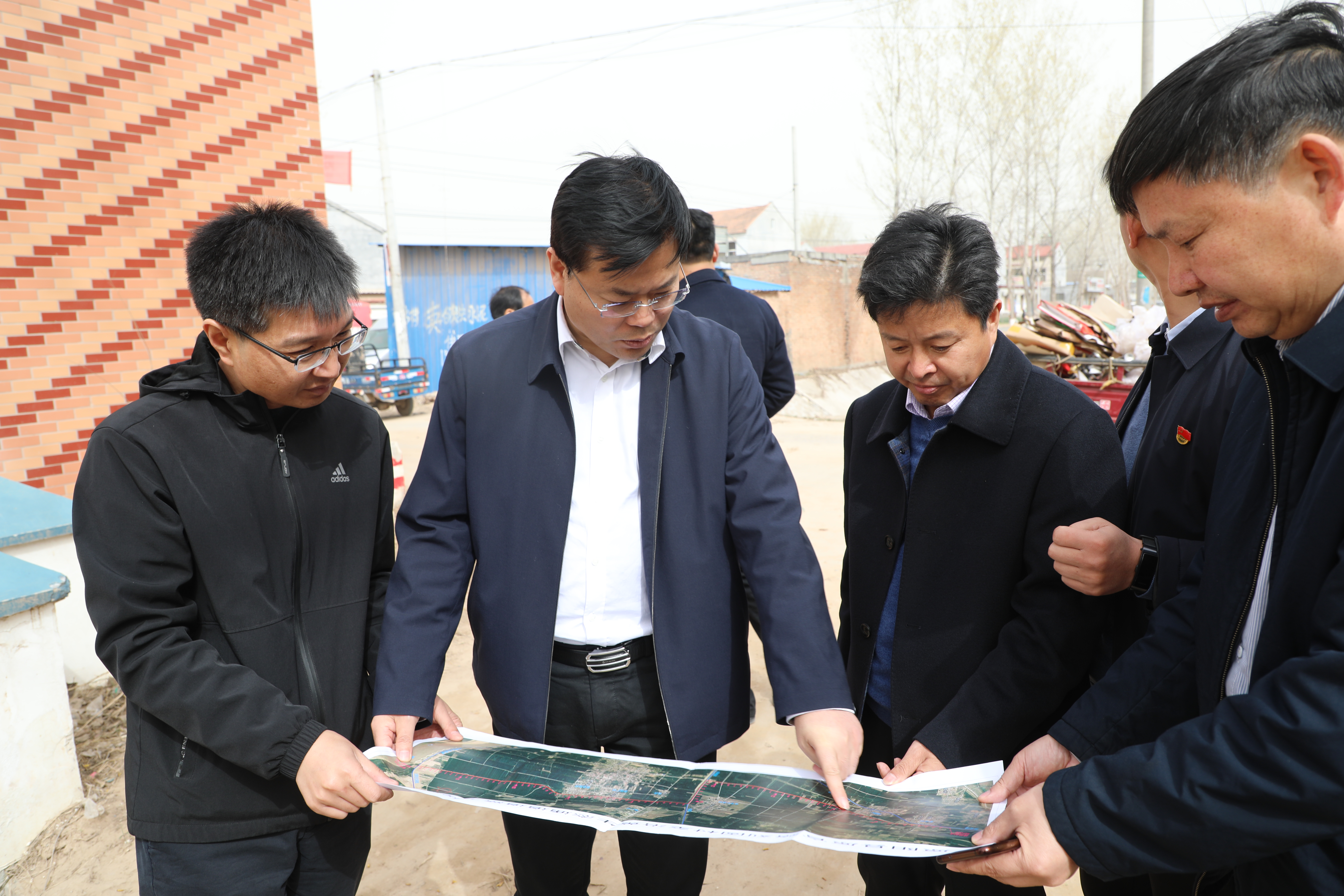 原阳县委副书记,县长郭新杰督导兰原高速项目建设工作